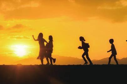 《上学路上》在线观看,描绘校园生活的温馨与成长